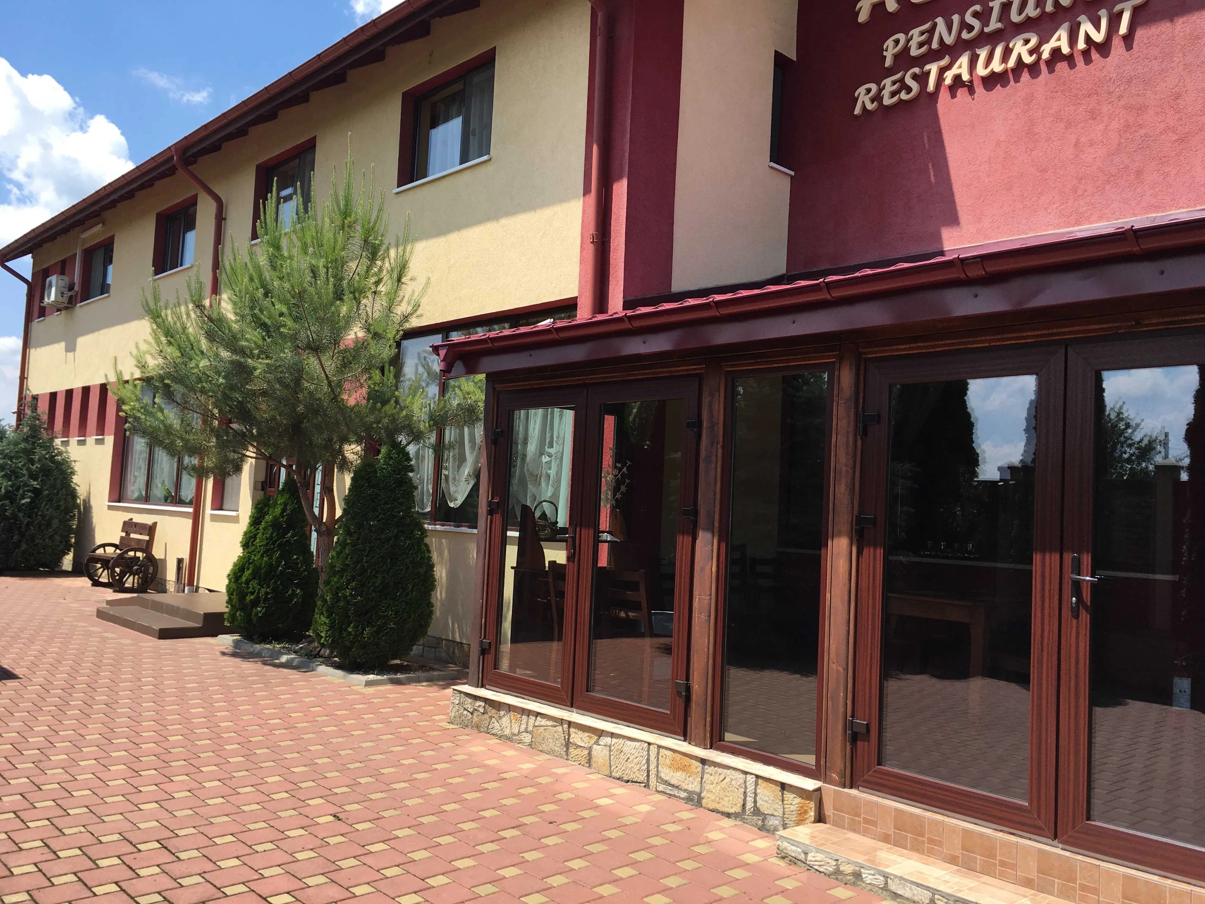Spațiu comercial stradal, zonă centrală